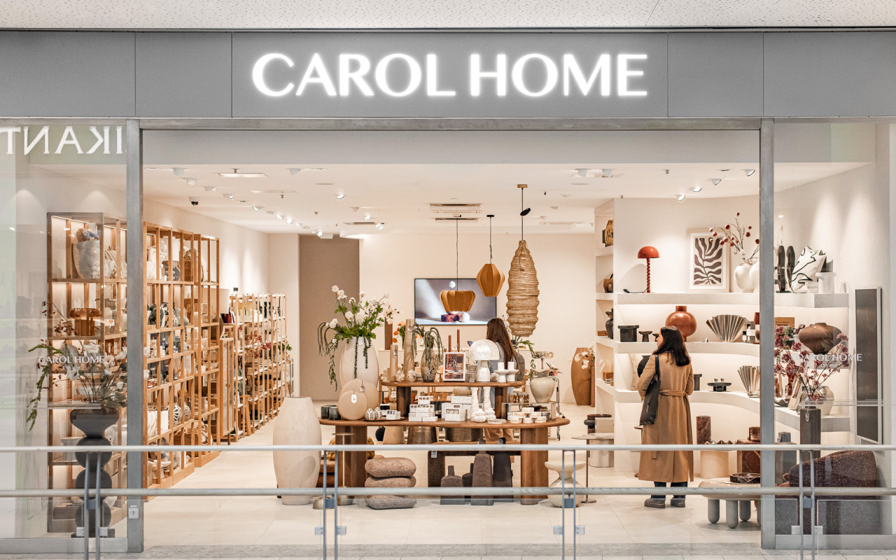 Carol Home WEB 15